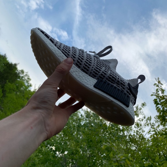 NMD R1 - Picture 5 of 6